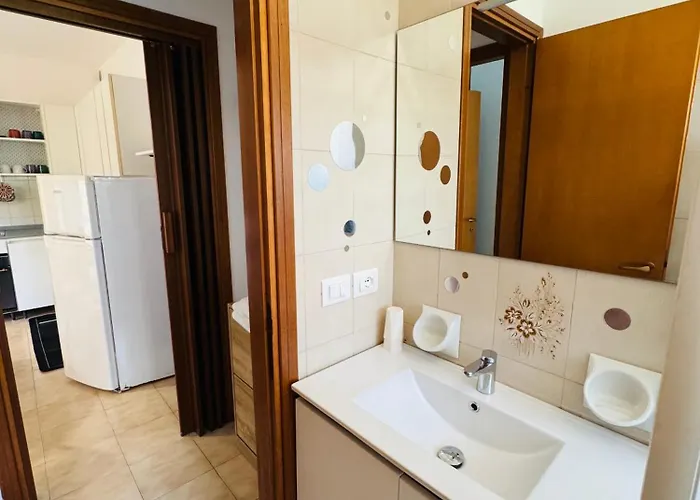 Nonno Pino A 50m Dal Mare *